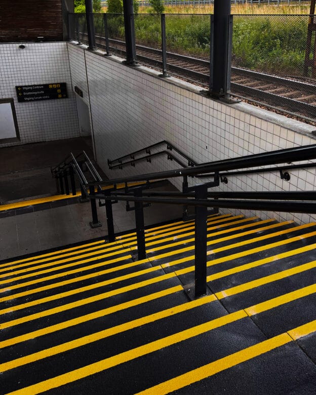 Trappetrin YMER – skridsikring til udendørs trapper – glasfiber