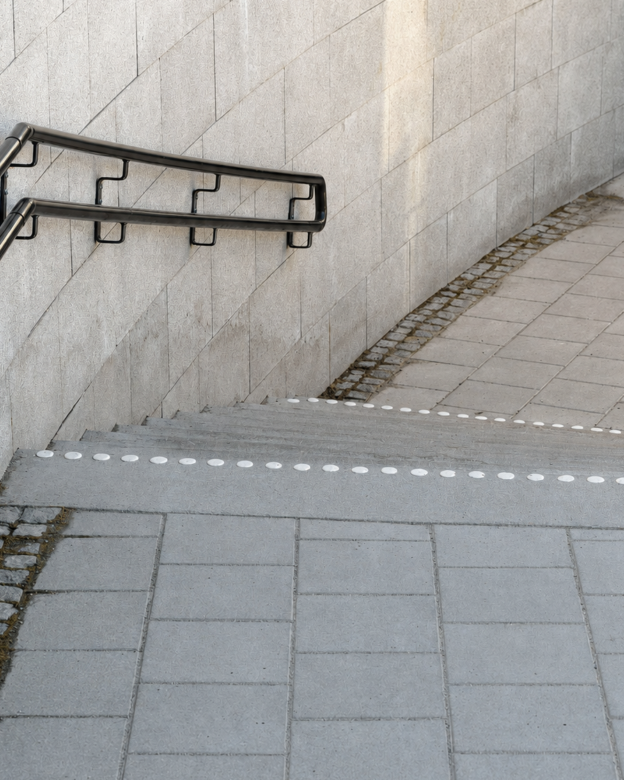 Kontrastmarkering HÅGA – kontrastprikker i termoplast til beton og asfalt