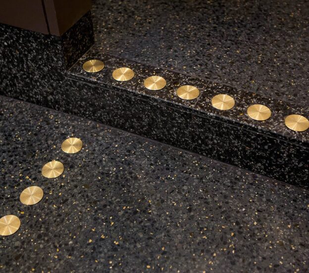 Kontrastmarkering LUTHAGEN – Eco-messing – linjeret, 50 mm