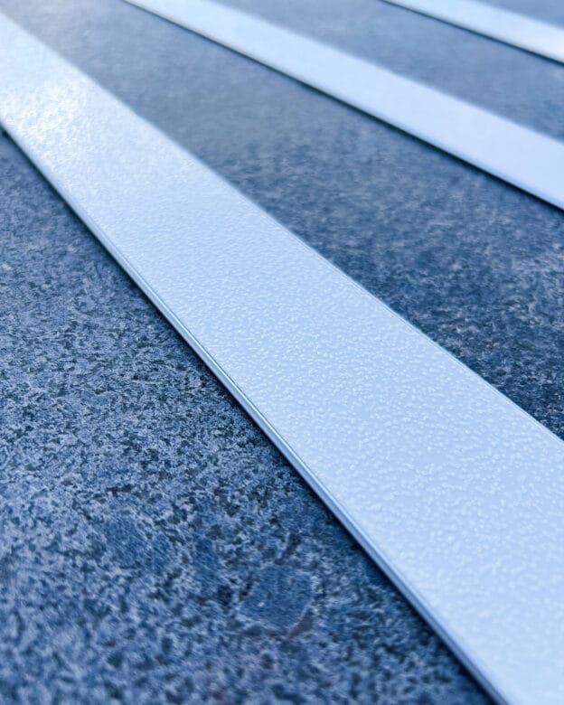 Ledelinje ERIKSBERG – Ledestavsliste i aluminium med indsats, 3M – 1000 x 57 mm