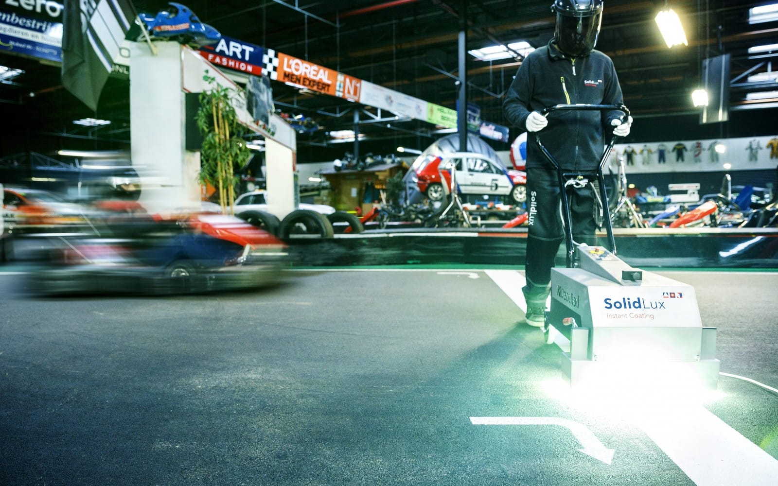 UV-hærdetlinjemalingfra SolidLux.